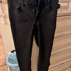 Tahari -  Women's Black Super Stretch Jeans (6/28)